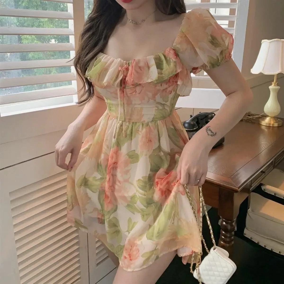 Vintage Floral Chiffon Dresses Summer Female Sweet Ruffles Slim Slash Neck Short Sleeve Princess Dress Lolita Lacing Dresses
Vintage Floral Chiffon Dresses Summer Female Sweet Ruffles Slim Slash Neck Short Sleeve Princess Dress Lolita Lacing Dresses