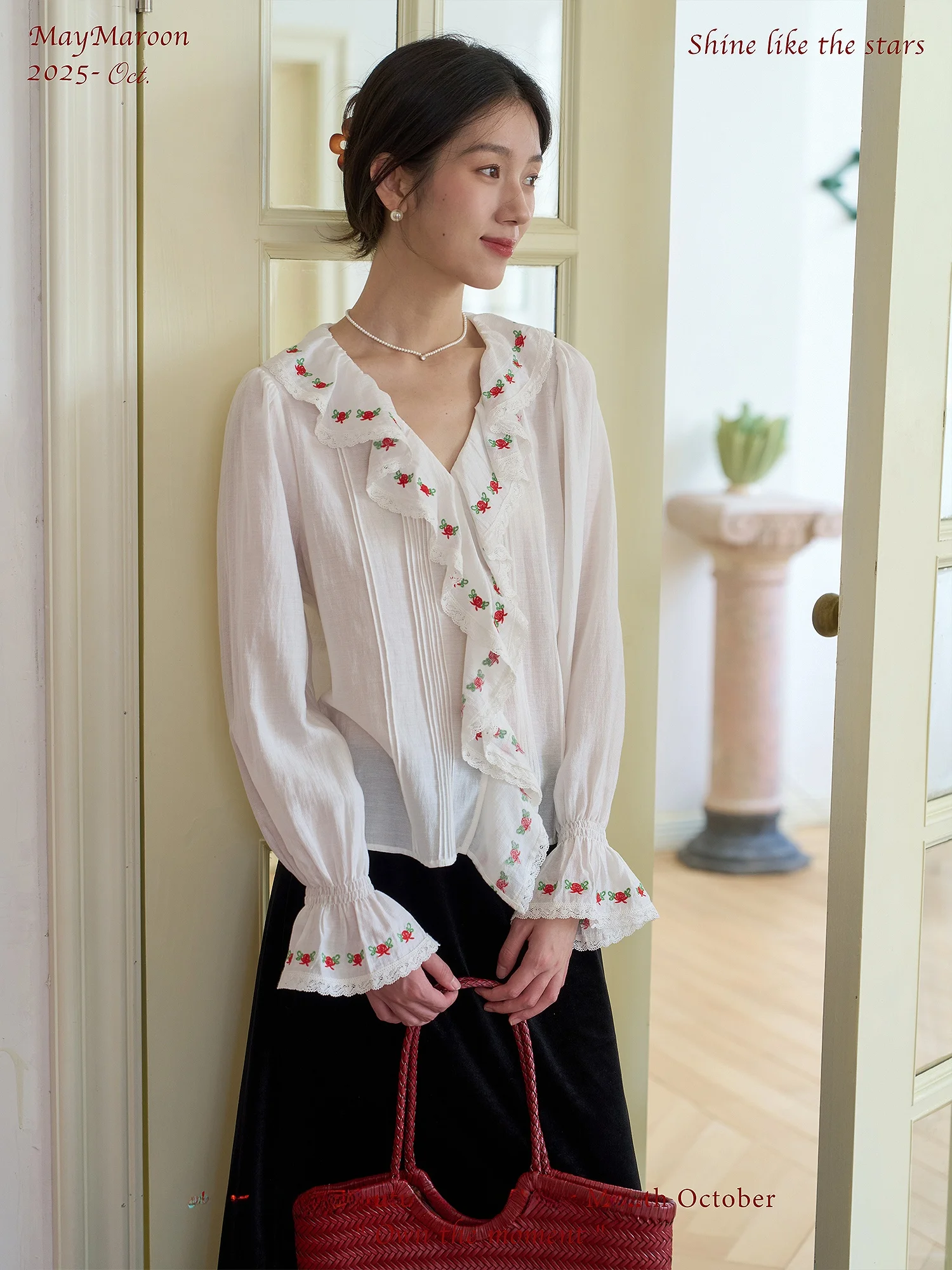 MayMaroon Poetic Parisian Silk Linen Orchid Collar V-Neck Long Sleeve Embroidered Shirt Loose Fit Skin-friendly Breathable
MayMaroon Poetic Parisian Silk Linen Orchid Collar V-Neck Long Sleeve Embroidered Shirt Loose Fit Skin-friendly Breathable