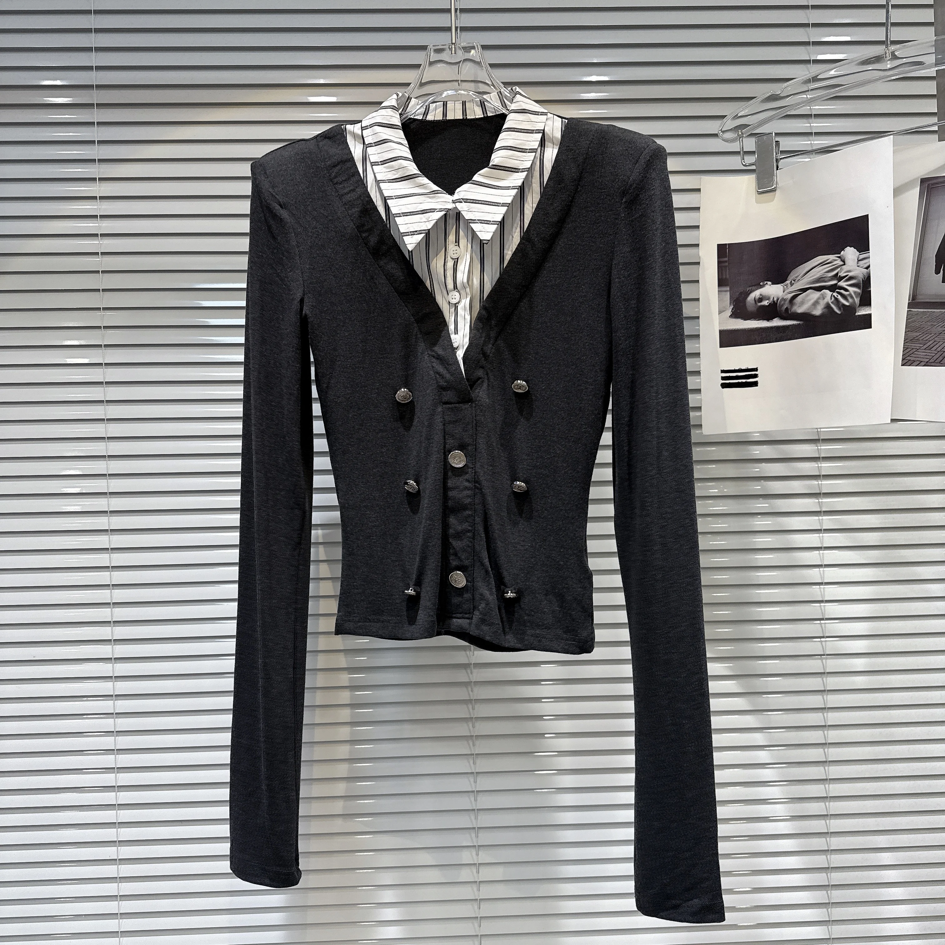 2025 New Autumn American Girl Striped Shirt Collar Fake Y2k Two Piece T-Shirt Women
2025 New Autumn American Girl Striped Shirt Collar Fake Y2k Two Piece T-Shirt Women