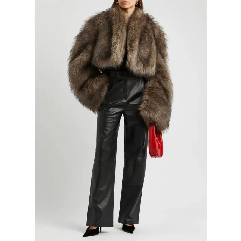 Autumn Winter Outerwear Casual Street Style Women's Short Fur Jacket Two-Way Wear Plush Fake Fur Coat Vintage Design
Autumn Winter Outerwear Casual Street Style Women's Short Fur Jacket Two-Way Wear Plush Fake Fur Coat Vintage Design