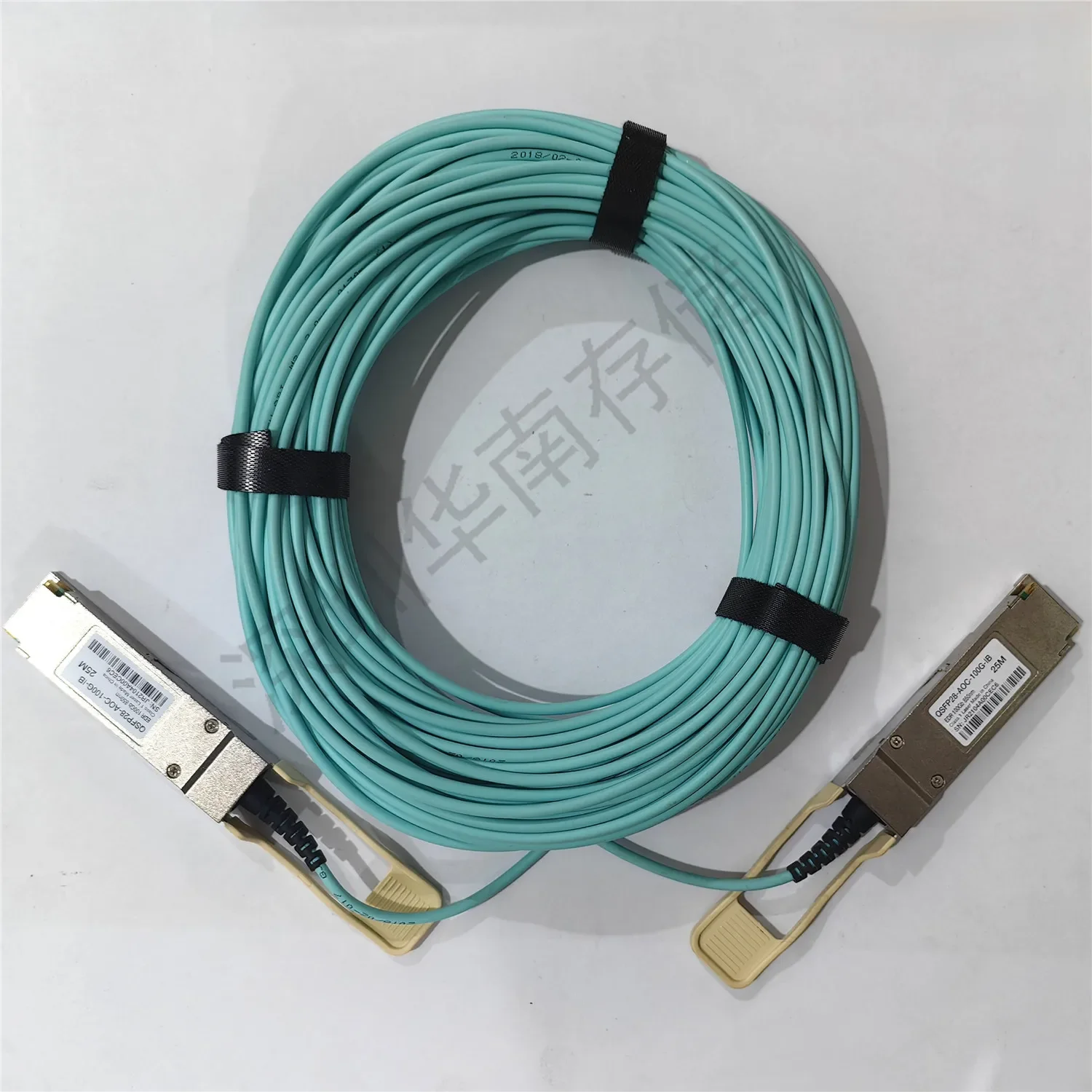 Совершенно новый бытовой высокоскоростной кабель QSFP 56G 25 м 56G AOC 850 нм IB, прямое соединение
Совершенно новый бытовой высокоскоростной кабель QSFP 56G 25 м 56G AOC 850 нм IB, прямое соединение