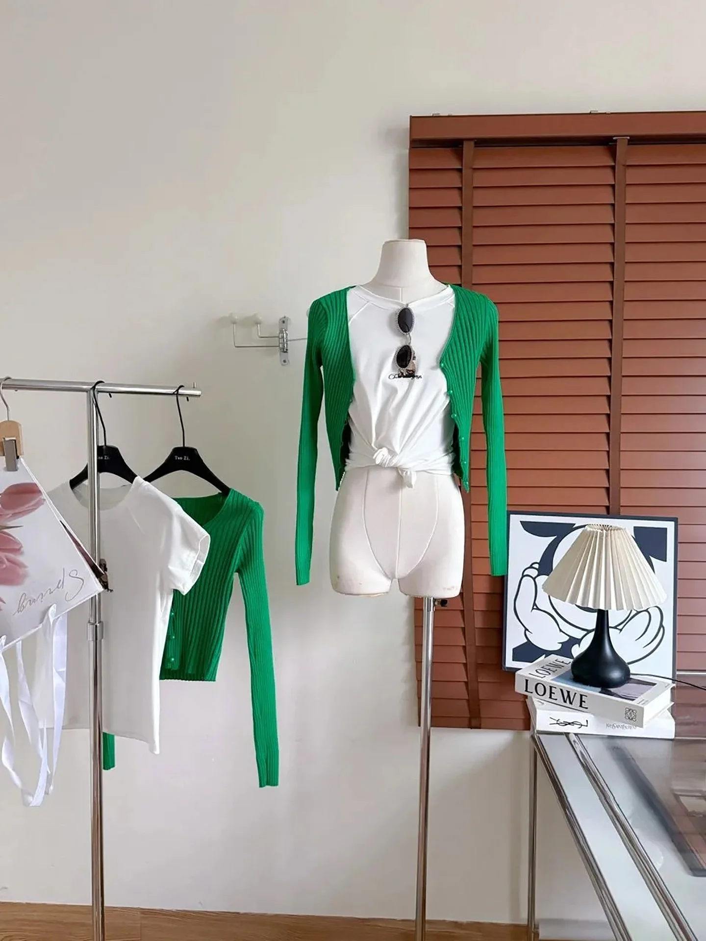 Summer 2026 Casual Knitted Green Open Cardigan with Dog Print White Top Set Women's Fashion Ensemble Short Sleeve round Neck
Summer 2026 Casual Knitted Green Open Cardigan with Dog Print White Top Set Women's Fashion Ensemble Short Sleeve round Neck