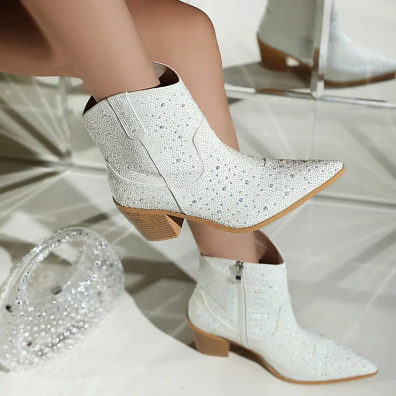 Colorful White Pearl Winter Short Boots 5cm Pointed Toe Sloping Heel Side Zipper Leather Fashion Short Heel Ankle Boots 38-43
Colorful White Pearl Winter Short Boots 5cm Pointed Toe Sloping Heel Side Zipper Leather Fashion Short Heel Ankle Boots 38-43