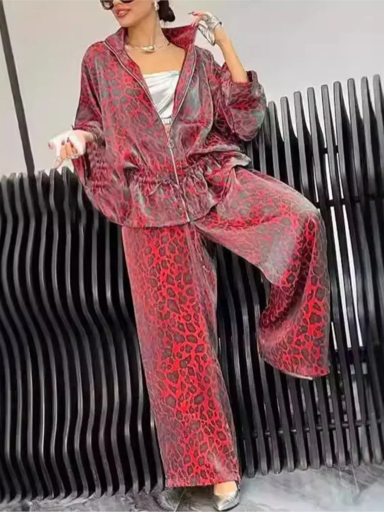 Women's Fashion Commuting Trousers Set Lapel Waist Drawstring Long Sleeves Leopard Top Wide-leg Trousers Casual Two-piece Set
Women's Fashion Commuting Trousers Set Lapel Waist Drawstring Long Sleeves Leopard Top Wide-leg Trousers Casual Two-piece Set