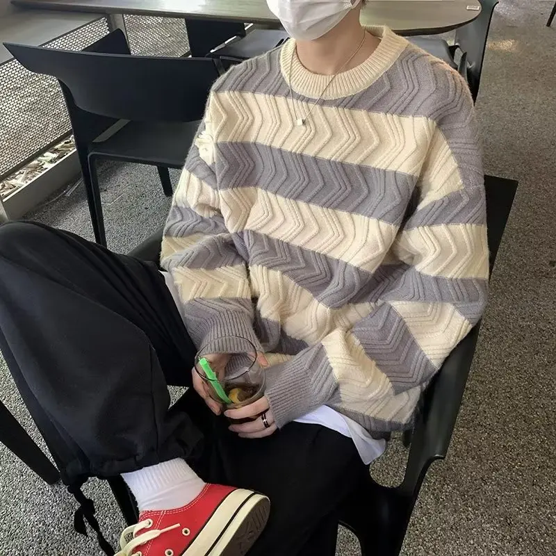 Удобный мужской вязаный свитер большого размера 300, осень-зима, креативный Гонконгский трикотаж из морской пряжи
Удобный мужской вязаный свитер большого размера 300, осень-зима, креативный Гонконгский трикотаж из морской пряжи