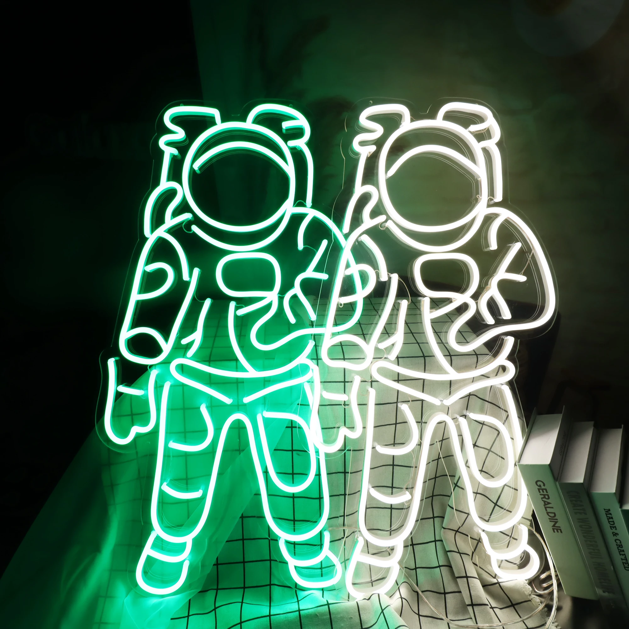 New Design Custom Neon Sign Astronaut Led Neon Sign for Bedroom Home Decoration
New Design Custom Neon Sign Astronaut Led Neon Sign for Bedroom Home Decoration