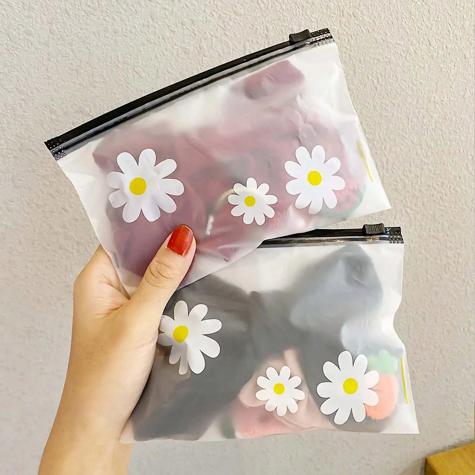 10 Pcs Daisy Pattern Storage Pouches, Lightweight Multifunctional Makeup Bags Travel School Supplies Travel Essentials Make Up Bag Holiday Essentials Cosmetic Bag Makeup Pouch Makeup Organizer Holiday Winter 2024 Make Up Organizer Makeup
10 Pcs Daisy Pattern Storage Pouches, Lightweight Multifunctional Makeup Bags Travel School Supplies Travel Essentials Make Up Bag Holiday Essentials Cosmetic Bag Makeup Pouch Makeup Organizer Holiday Winter 2024 Make Up Organizer Makeup