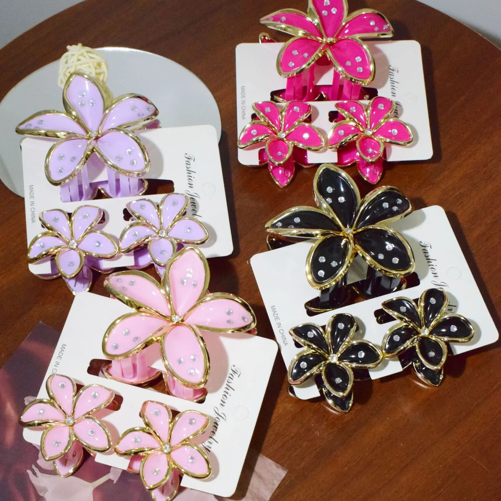 3 шт., винтажная металлическая заколка для волос с кристаллами и цветком, коготь, женская пляжная праздничная заколка для волос, заколка для волос, головные уборы, аксессуары для волос
3 шт., винтажная металлическая заколка для волос с кристаллами и цветком, коготь, женская пляжная праздничная заколка для волос, заколка для волос, головные уборы, аксессуары для волос