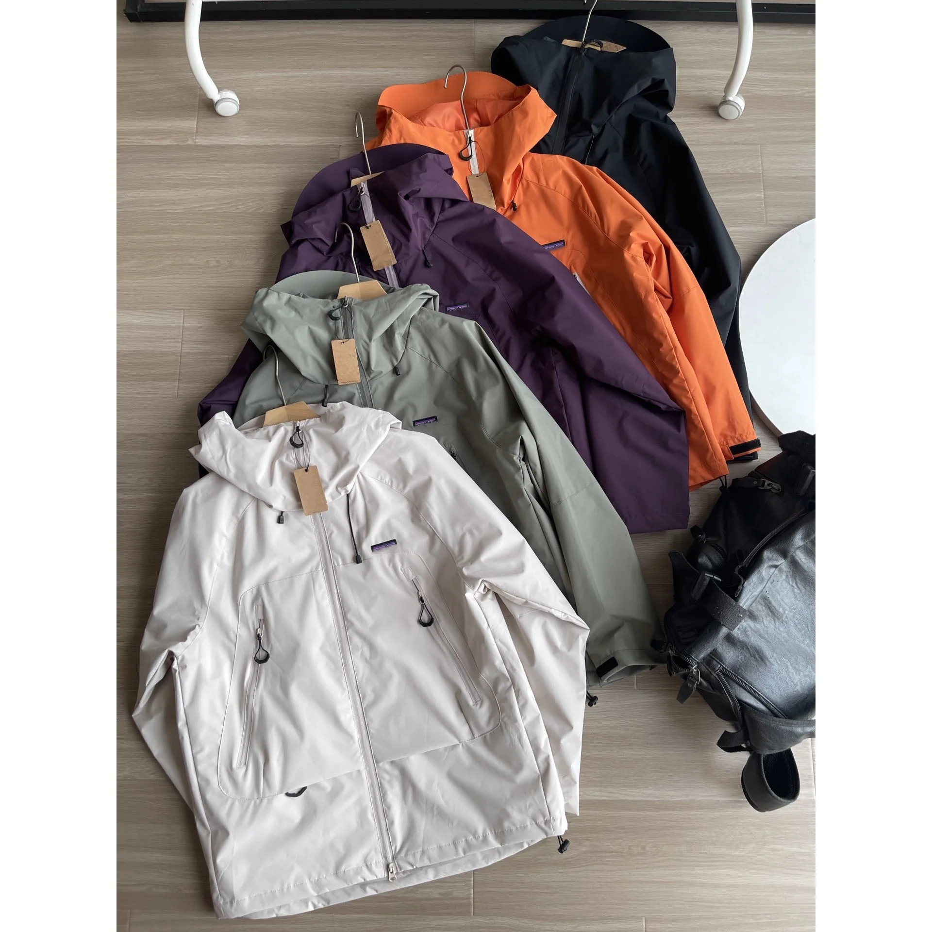 Outdoor Hooded Jaet Men's Waterproof Windproof Cam Hiking Mountain Climbing Casual Loose Fit Long Sve Pure Color
Outdoor Hooded Jaet Men's Waterproof Windproof Cam Hiking Mountain Climbing Casual Loose Fit Long Sve Pure Color