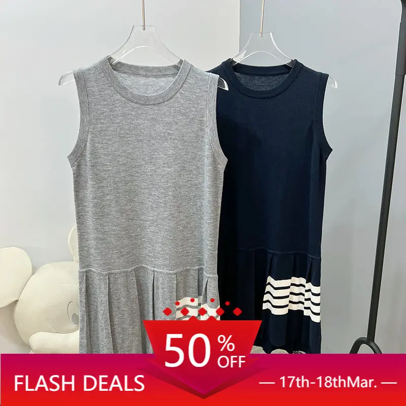 High quality TB Sleeveless Dress Womens Summer New College Style Stitching Wool Pleated Skirt Four Bars Long Casual Skirt.
High quality TB Sleeveless Dress Womens Summer New College Style Stitching Wool Pleated Skirt Four Bars Long Casual Skirt.