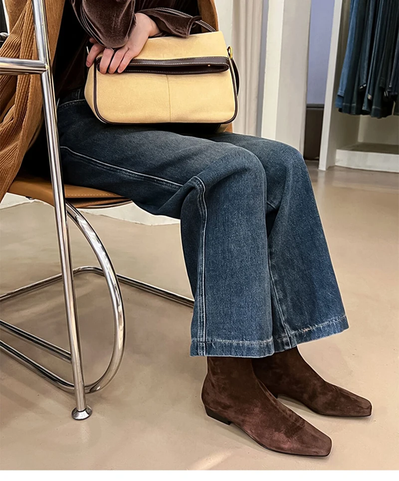 Spring and Autumn Pure Color Coarse Heel Suede Korean Versatile Add Suede Thin Boots Short Boots Woman
Spring and Autumn Pure Color Coarse Heel Suede Korean Versatile Add Suede Thin Boots Short Boots Woman
