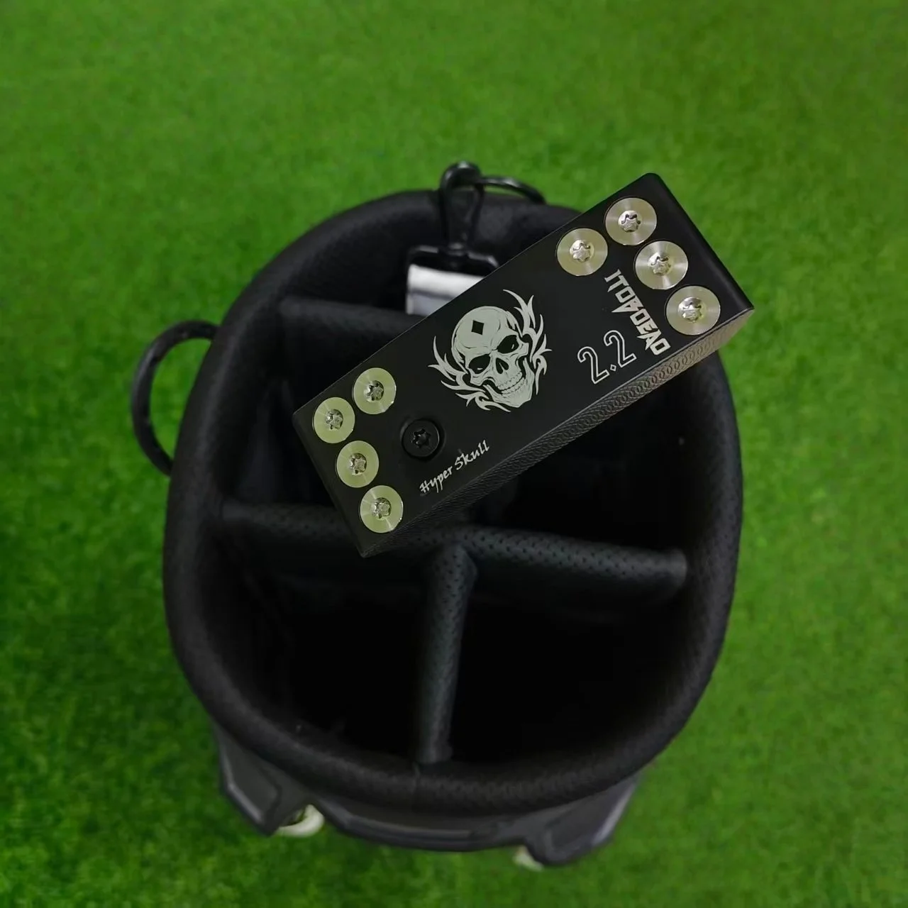 ITOBOEAO skull 2.2 Zero torque Golf Putter right putte Automatic Balancing Club Face Return Putter, With Head cover
ITOBOEAO skull 2.2 Zero torque Golf Putter right putte Automatic Balancing Club Face Return Putter, With Head cover
