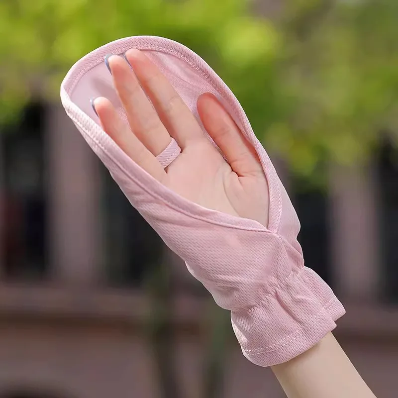 Sunscreen gloves, special sunshade for women driving, ice silk dew fingers to cover the back of their hands
Sunscreen gloves, special sunshade for women driving, ice silk dew fingers to cover the back of their hands
