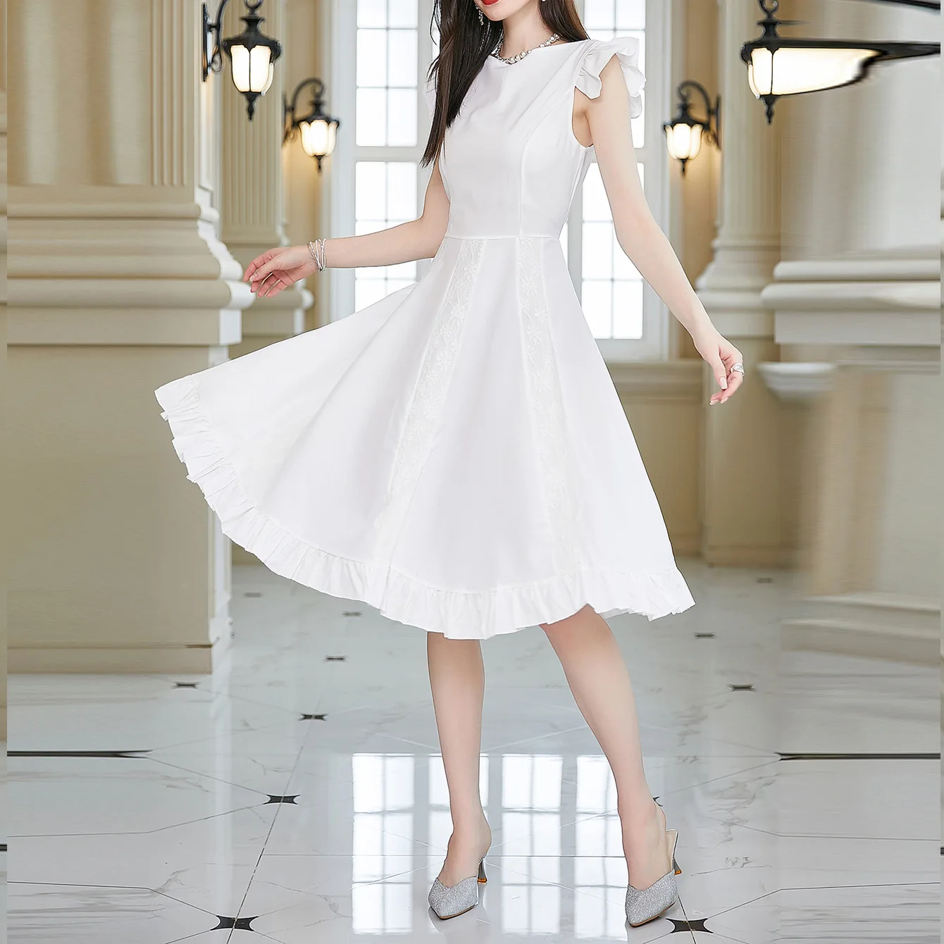 Women's Wear New Short Sleeve Round Neck Waistband Lace Panel A-Swing Dress
Women's Wear New Short Sleeve Round Neck Waistband Lace Panel A-Swing Dress