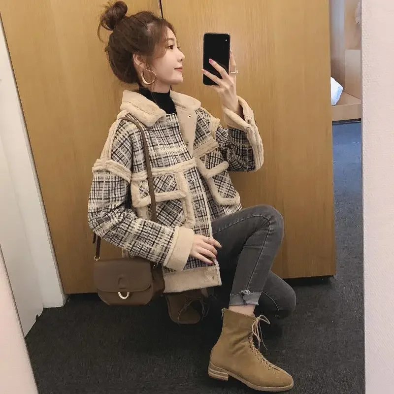Autumn Winter New Korean Version Loose and Thin Jacket Women's Plus Velvet Short Plaid Fur Jacket
Autumn Winter New Korean Version Loose and Thin Jacket Women's Plus Velvet Short Plaid Fur Jacket