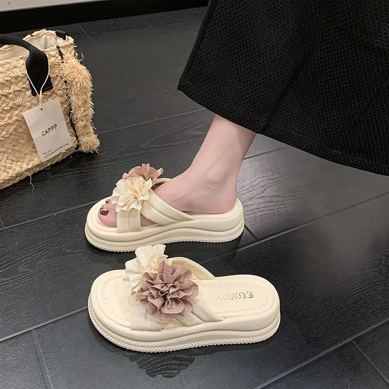 Women Platform Slippers Summer Luxury Casual Flower Decor Elegant Round Toe Female Shoes Trendy Comfortable Lightweight Sandals
Women Platform Slippers Summer Luxury Casual Flower Decor Elegant Round Toe Female Shoes Trendy Comfortable Lightweight Sandals