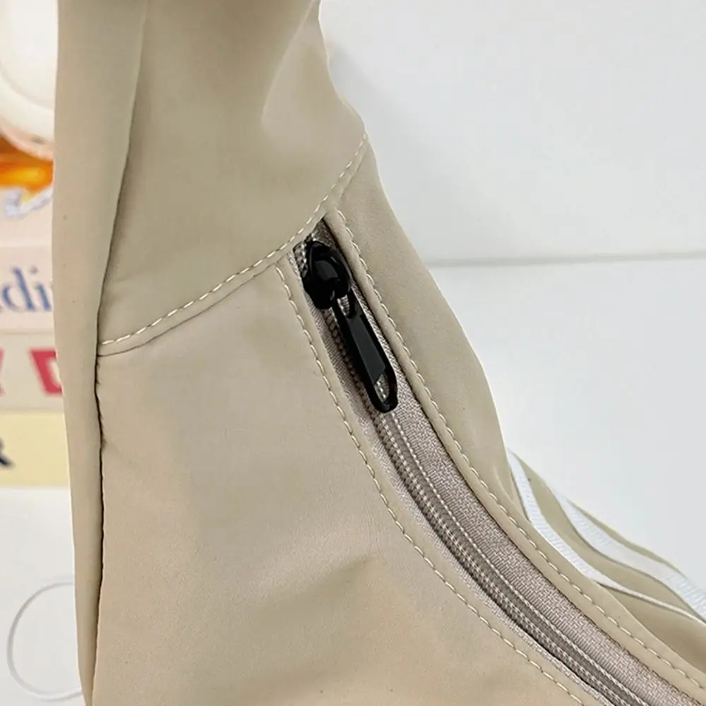 Casual Korean Style Nylon Shoulder Bag Oxford Cloth Retro Stripe Underarm Bag Cloud Bag All-match Half Moon Bags Travel
Casual Korean Style Nylon Shoulder Bag Oxford Cloth Retro Stripe Underarm Bag Cloud Bag All-match Half Moon Bags Travel