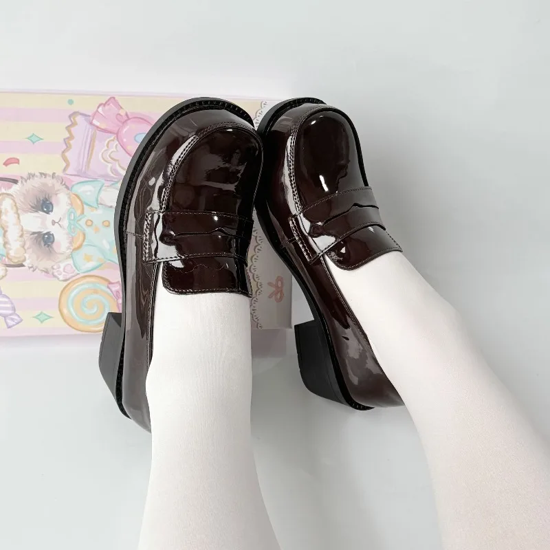 Fashion Black Shiny School Unform Shoes Lolita Style Woman Slip on Pattern Leather Shoes Low Heeled Girls JK Soft,Japanese Style
Fashion Black Shiny School Unform Shoes Lolita Style Woman Slip on Pattern Leather Shoes Low Heeled Girls JK Soft,Japanese Style