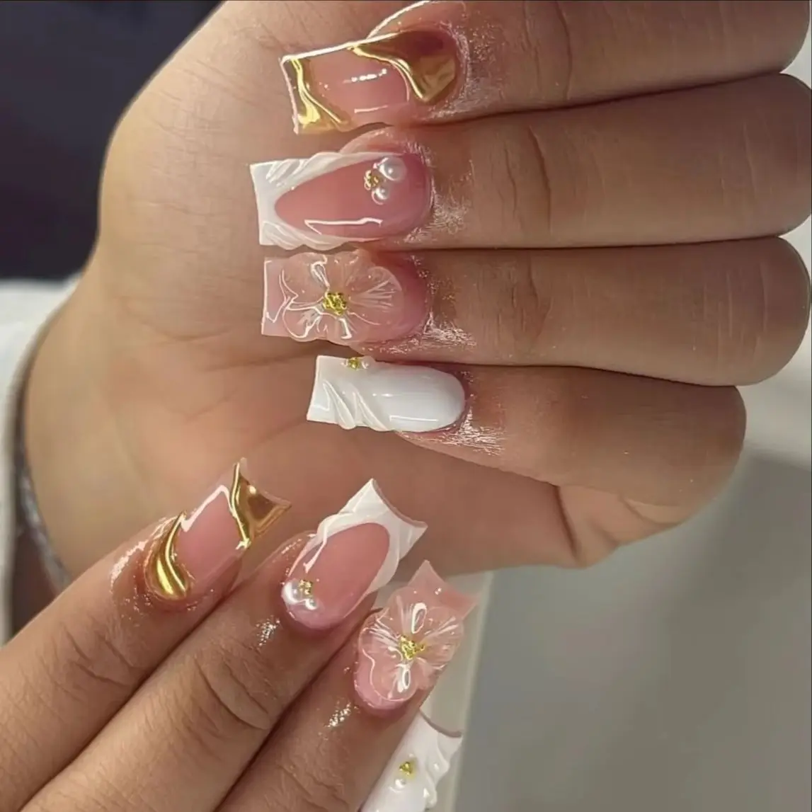 Luxury Golden Edged Ripple Pearl Flower French Square False Nails Art Butterfly Bead Fake Nails Rhinestone Press on Nails Charms
Luxury Golden Edged Ripple Pearl Flower French Square False Nails Art Butterfly Bead Fake Nails Rhinestone Press on Nails Charms