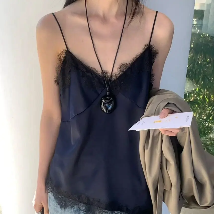 East Gate Women's Lace Layering Irregular Top Casual Loose Fit V-Neck Breathable Thin Summer Outerwear Fashionable Ladies' Vest
East Gate Women's Lace Layering Irregular Top Casual Loose Fit V-Neck Breathable Thin Summer Outerwear Fashionable Ladies' Vest