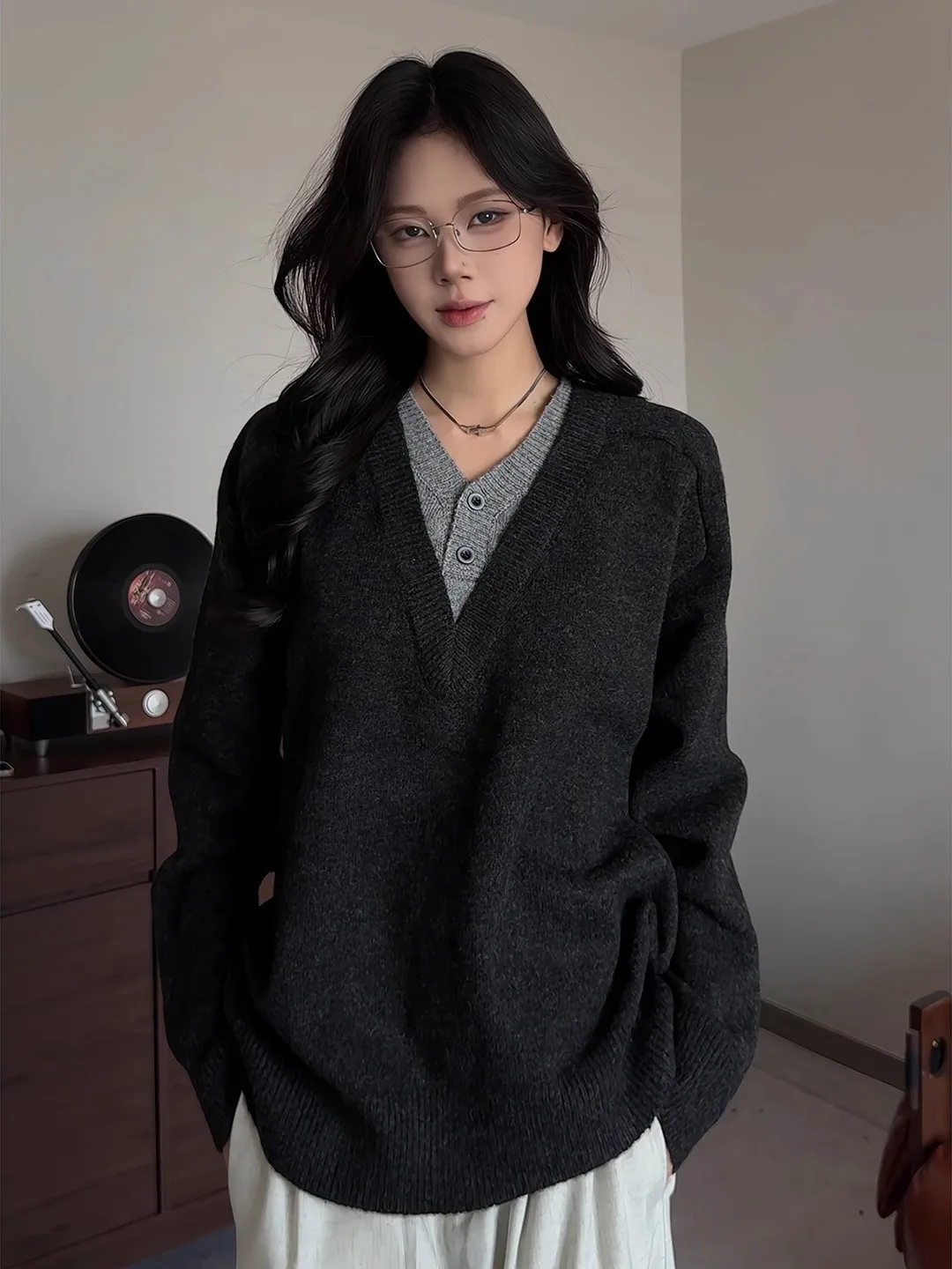 Casual Winter Knitted Sweater V-Ne Long Sve Men's Korean Sle Simple High-End Feeling Top Warm Soft Pure Color Loose Fit
Casual Winter Knitted Sweater V-Ne Long Sve Men's Korean Sle Simple High-End Feeling Top Warm Soft Pure Color Loose Fit