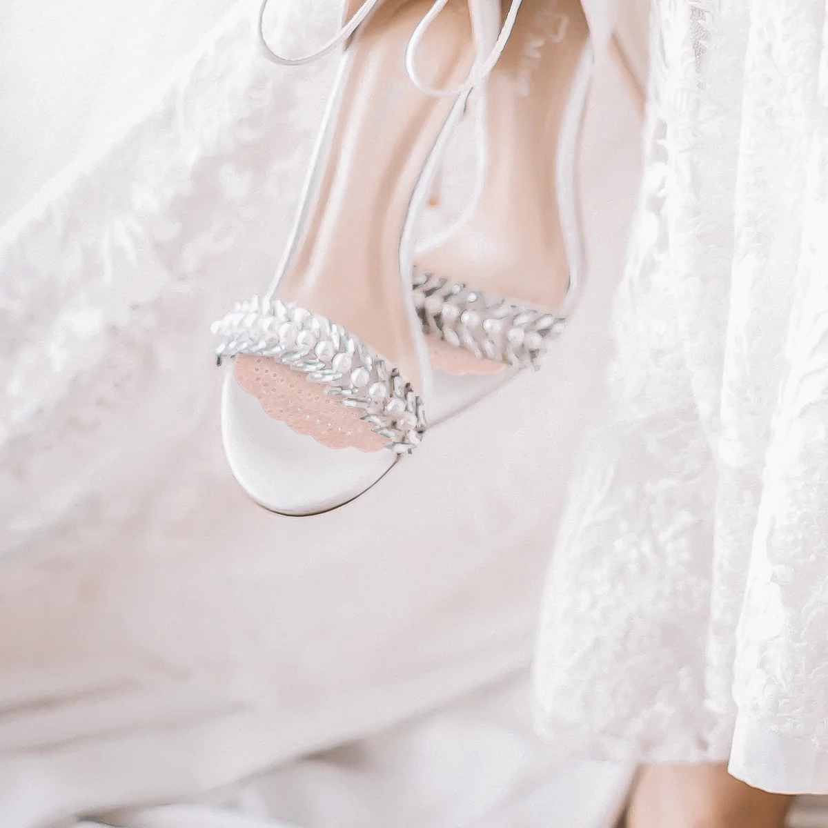 2Pairs Pig Forefoot Pads Breathable Non-Slip Half Insoles Foot Pain Care Shoe Insoles Comfortable Foot Cushions
2Pairs Pig Forefoot Pads Breathable Non-Slip Half Insoles Foot Pain Care Shoe Insoles Comfortable Foot Cushions