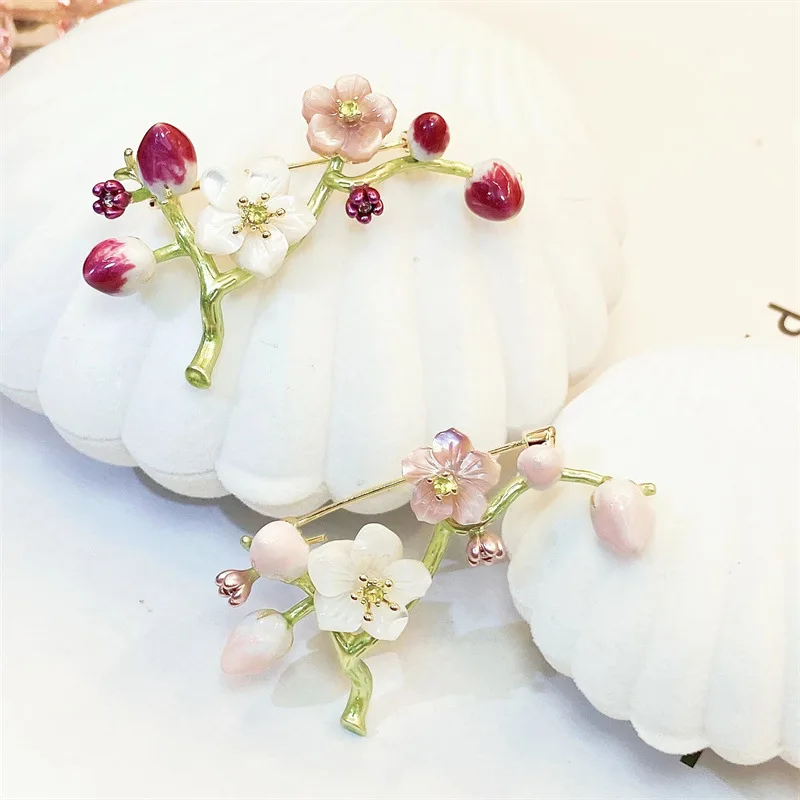 Pink Cherry Romance | Copper-Zirconia Hollow Out Brooch | Magnetic Adjustment | Dinner Party Highlight
Pink Cherry Romance | Copper-Zirconia Hollow Out Brooch | Magnetic Adjustment | Dinner Party Highlight