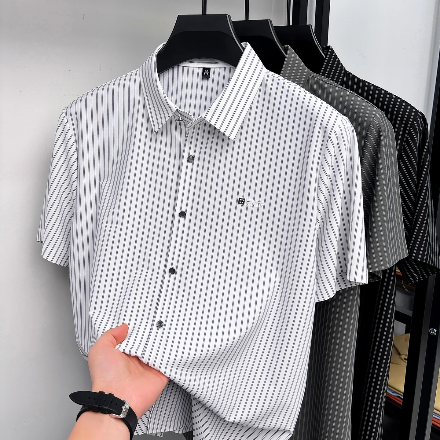 High quality and fashionable summer new style ice striped shirt short sleeved men's simple casual trendy style
High quality and fashionable summer new style ice striped shirt short sleeved men's simple casual trendy style