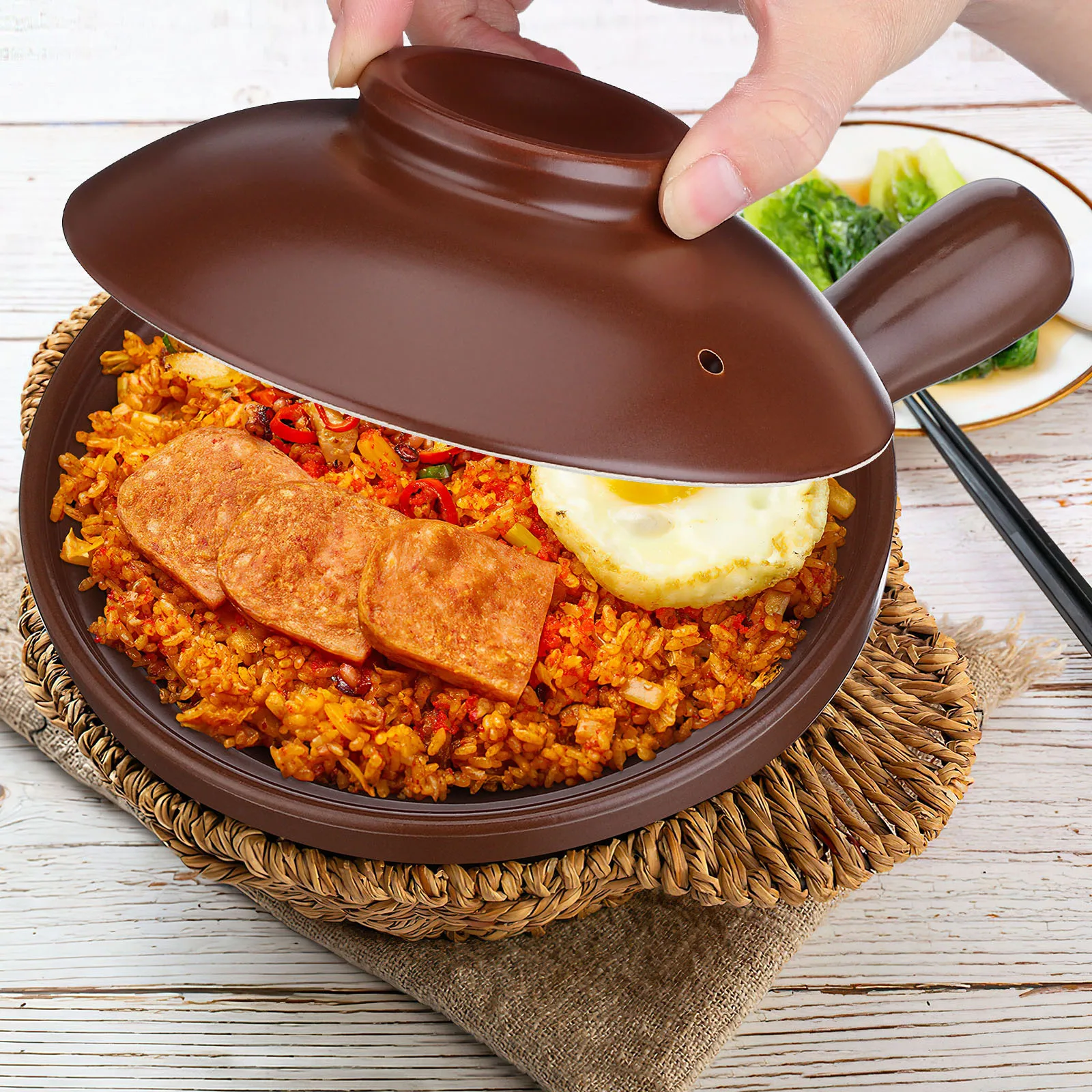 Traditional Porcelain Casserole Household Kitchen Cookware Smooth Surface Heat Resistant Clay Pot Soup Rice Cooking Pot
Traditional Porcelain Casserole Household Kitchen Cookware Smooth Surface Heat Resistant Clay Pot Soup Rice Cooking Pot