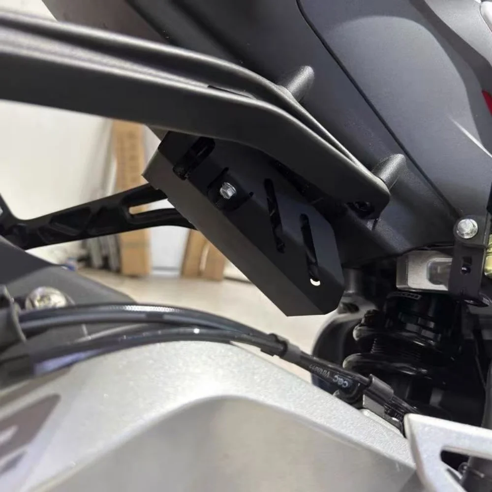 For Zontes 703R Engine Guard & Rectifier Shield, Motor Protective Cover, Charger Housing, Anti-dust Moto Refit Parts
For Zontes 703R Engine Guard & Rectifier Shield, Motor Protective Cover, Charger Housing, Anti-dust Moto Refit Parts