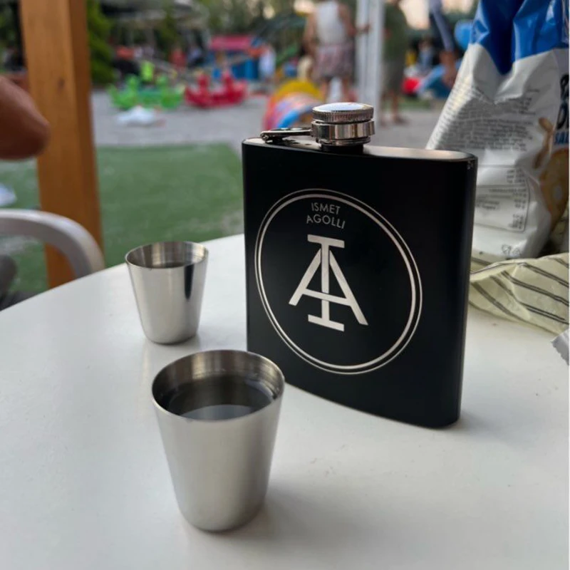 Personalized Flask 6oz Stainless Steel Engraved Flask Best Man Groom Gift Gift Box Packaging Wedding Favor Club Custom Logo Gift
Personalized Flask 6oz Stainless Steel Engraved Flask Best Man Groom Gift Gift Box Packaging Wedding Favor Club Custom Logo Gift