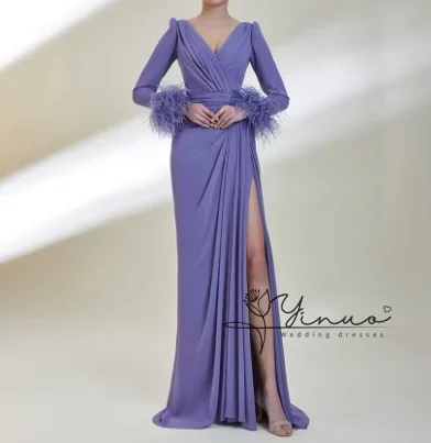 customized Lavender Evening Dress Long Sleeves Feather V Neck Trumpet/Mermaid Gowns for Women High Slit Elegant Formal Party
customized Lavender Evening Dress Long Sleeves Feather V Neck Trumpet/Mermaid Gowns for Women High Slit Elegant Formal Party