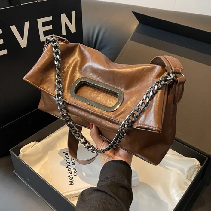 Маленькая дизайнерская роскошная большая сумка для женщин, складная сумка через плечо с цепочкой, винтажная сумка на плечо большой вместимости
Маленькая дизайнерская роскошная большая сумка для женщин, складная сумка через плечо с цепочкой, винтажная сумка на плечо большой вместимости