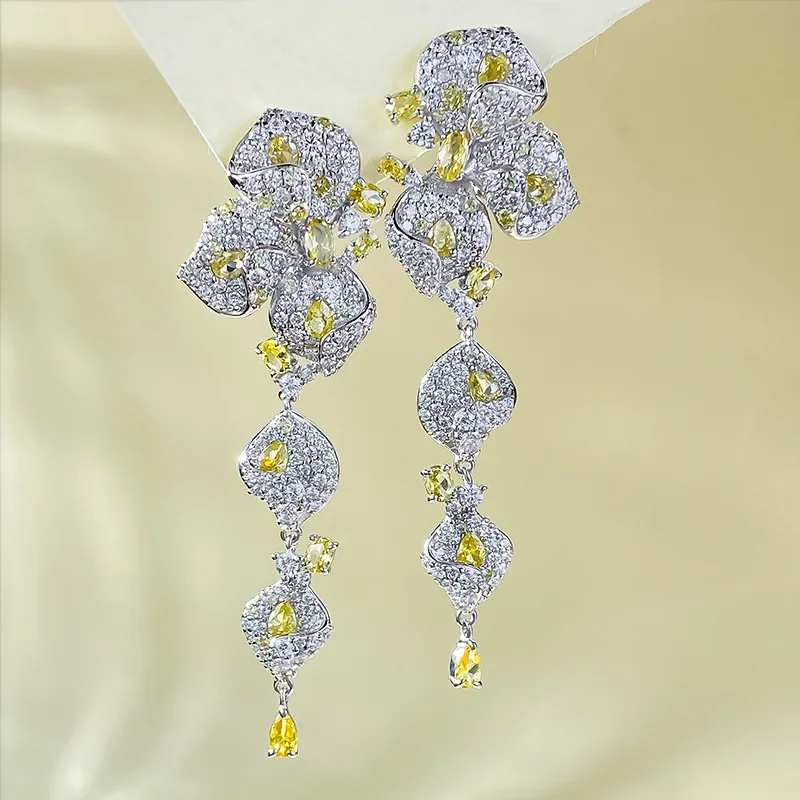S925 Silver 2024 Rhododendron Earrings Luxuriously Set with 3 * 5mm Yellow Diamonds, Elegant and Elegant Style Wedding Jewelry
S925 Silver 2024 Rhododendron Earrings Luxuriously Set with 3 * 5mm Yellow Diamonds, Elegant and Elegant Style Wedding Jewelry