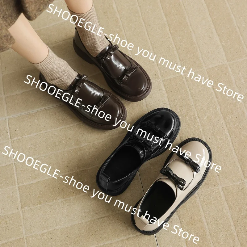 Women's Patent Leather Mary Jane Shoes Bow Detail Design Round Toe Chunky Platform Sole Slip-On Sweet Ladies Casual Single Shoe
Women's Patent Leather Mary Jane Shoes Bow Detail Design Round Toe Chunky Platform Sole Slip-On Sweet Ladies Casual Single Shoe