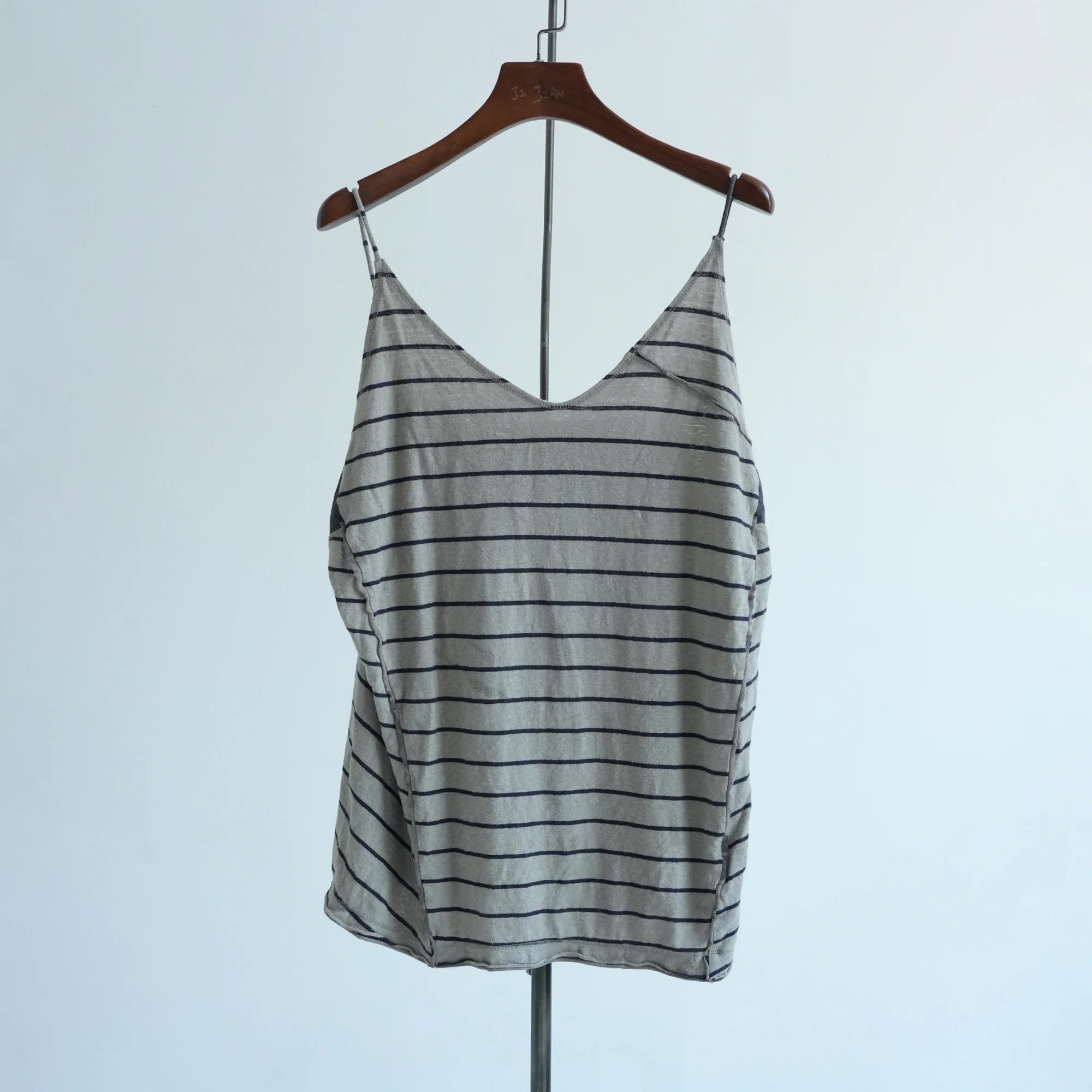 Мягкий хлопковый жилет с регулируемыми бретелями, удобный, дышащий, женская летняя верхняя одежда, повседневный, цветной, размер T
Мягкий хлопковый жилет с регулируемыми бретелями, удобный, дышащий, женская летняя верхняя одежда, повседневный, цветной, размер T