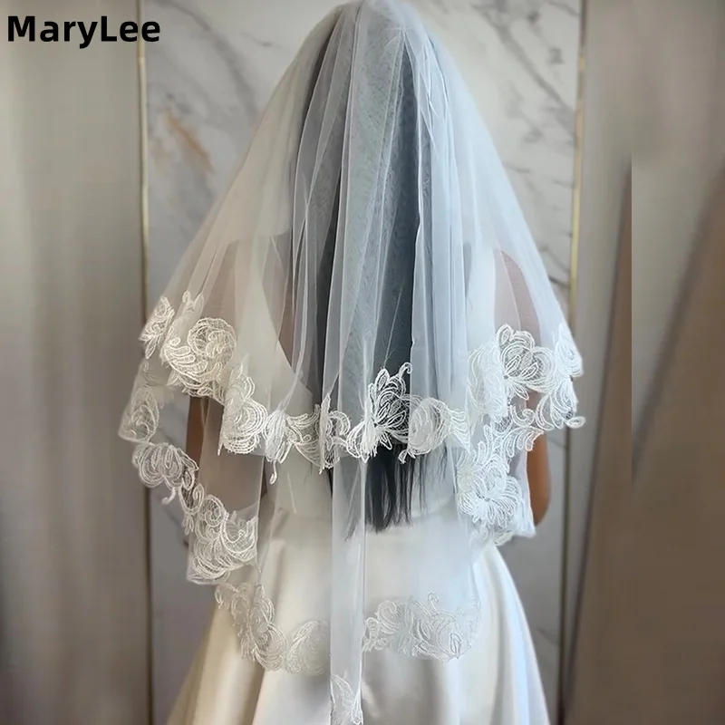 Элегантная свадебная фата с кружевным краем и расческой, 2-слойная короткая свадебная фата длиной до бедра, свадебные аксессуары по индивидуальному заказу
Элегантная свадебная фата с кружевным краем и расческой, 2-слойная короткая свадебная фата длиной до бедра, свадебные аксессуары по индивидуальному заказу