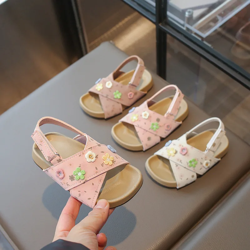 Kids rincess Casual Shoes Sweet Floral Versatile Girls Beach ShoesP Non-slip 2026 Summer New Children Sandals Fashion Soft Sole
Kids rincess Casual Shoes Sweet Floral Versatile Girls Beach ShoesP Non-slip 2026 Summer New Children Sandals Fashion Soft Sole