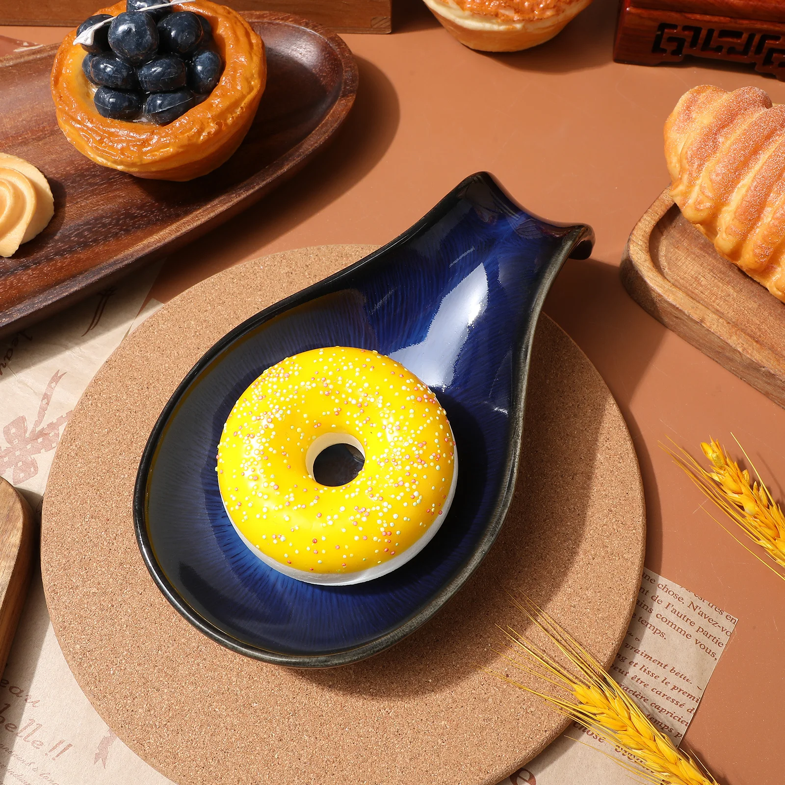 Small Spoon Shaped Ceramic Dessert Plate Serving Dish Dipping Bowl Sauce Container Appetizer Snack Kitchen Decoration
Small Spoon Shaped Ceramic Dessert Plate Serving Dish Dipping Bowl Sauce Container Appetizer Snack Kitchen Decoration