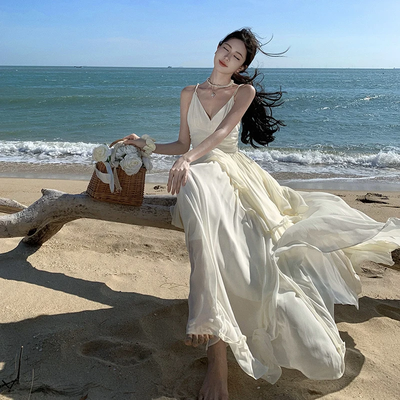 Spot Goods Stylish double-layered ruffle fairy dressVOff-the-shoulder strapless vacation-style dress
Spot Goods Stylish double-layered ruffle fairy dressVOff-the-shoulder strapless vacation-style dress