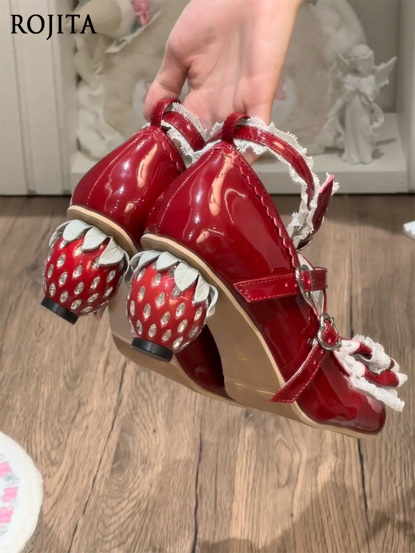 Sweet Lolita Strawberry Heel Mary Jane Shoes 2026 New Cute Round Toe Bow Patent Leather with Lace Shoes Elegant Girls
Sweet Lolita Strawberry Heel Mary Jane Shoes 2026 New Cute Round Toe Bow Patent Leather with Lace Shoes Elegant Girls
