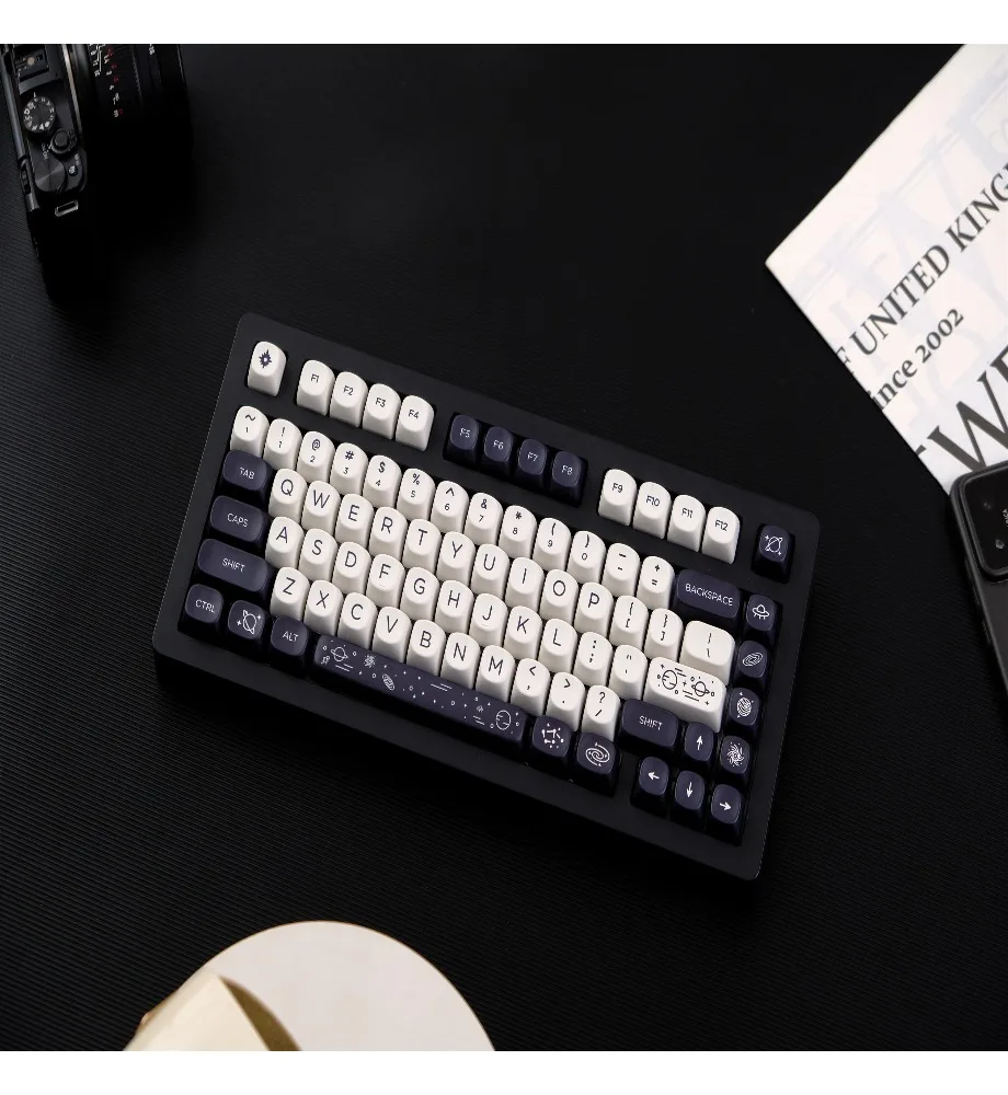 Keycap personality sublimation process suitable for a variety of mechanical keyboards Galaxy white keycap 126 keys PBT
Keycap personality sublimation process suitable for a variety of mechanical keyboards Galaxy white keycap 126 keys PBT