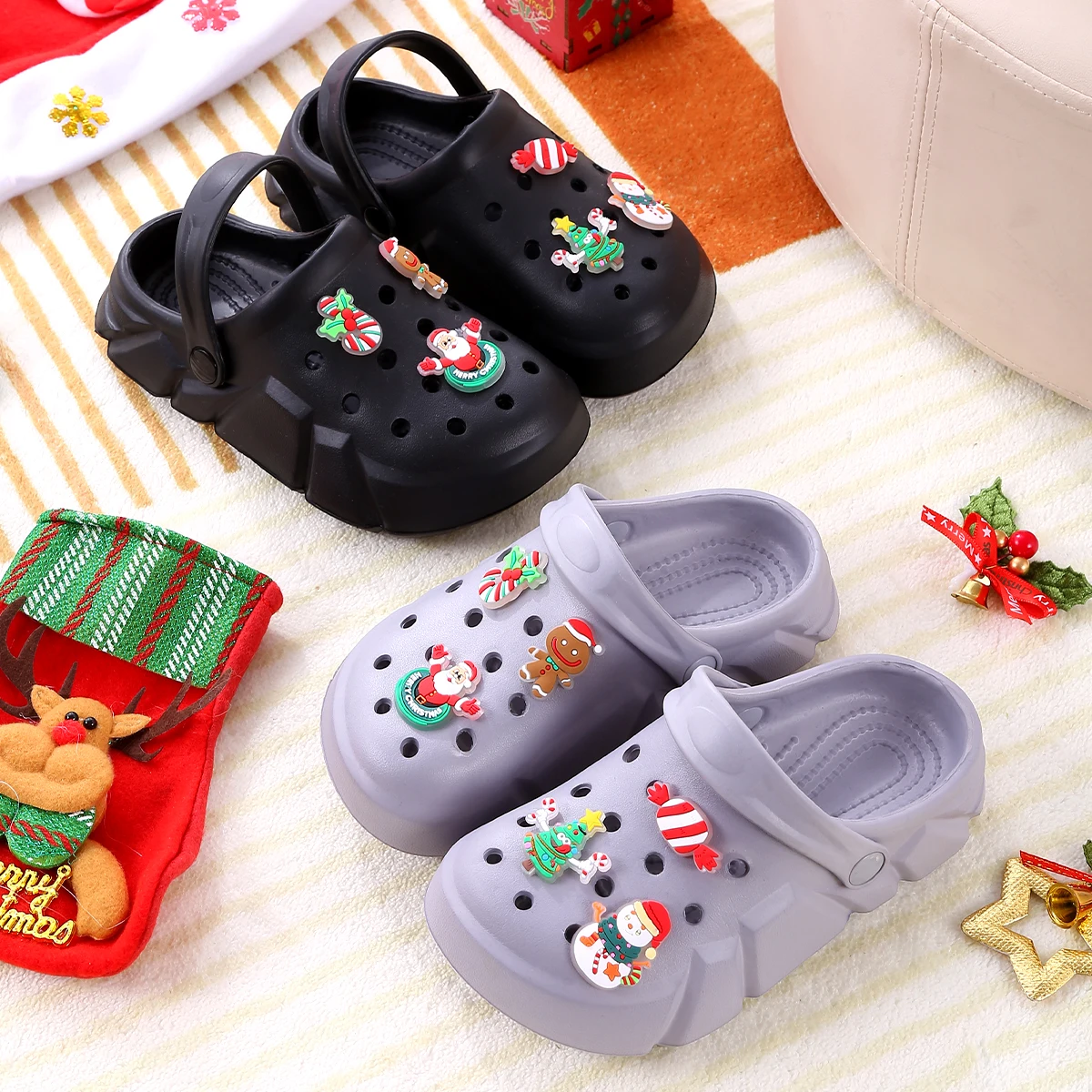 Boys' casual breathable clogs with Christmas candy decoration, non-slip and lightweight, suitable for indoor and outdoor use
Boys' casual breathable clogs with Christmas candy decoration, non-slip and lightweight, suitable for indoor and outdoor use