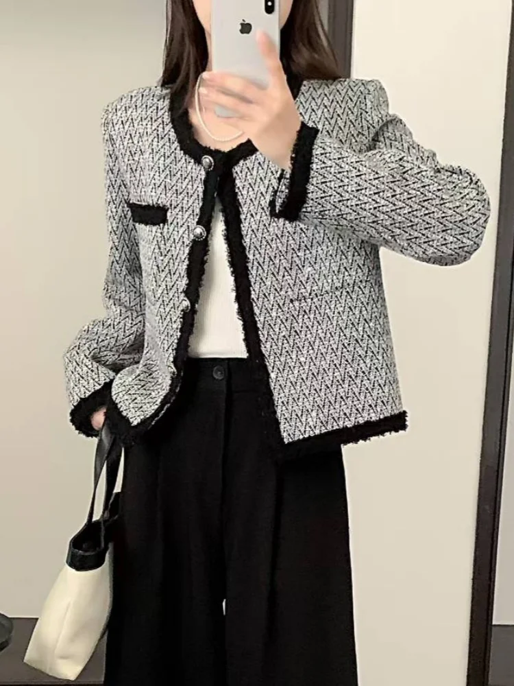 New Autumn Winter Geometry Woolen Coat Fashion Small Fragrance Style Jacket Women's New High-End Outerwear Jacket Female Tops
New Autumn Winter Geometry Woolen Coat Fashion Small Fragrance Style Jacket Women's New High-End Outerwear Jacket Female Tops
