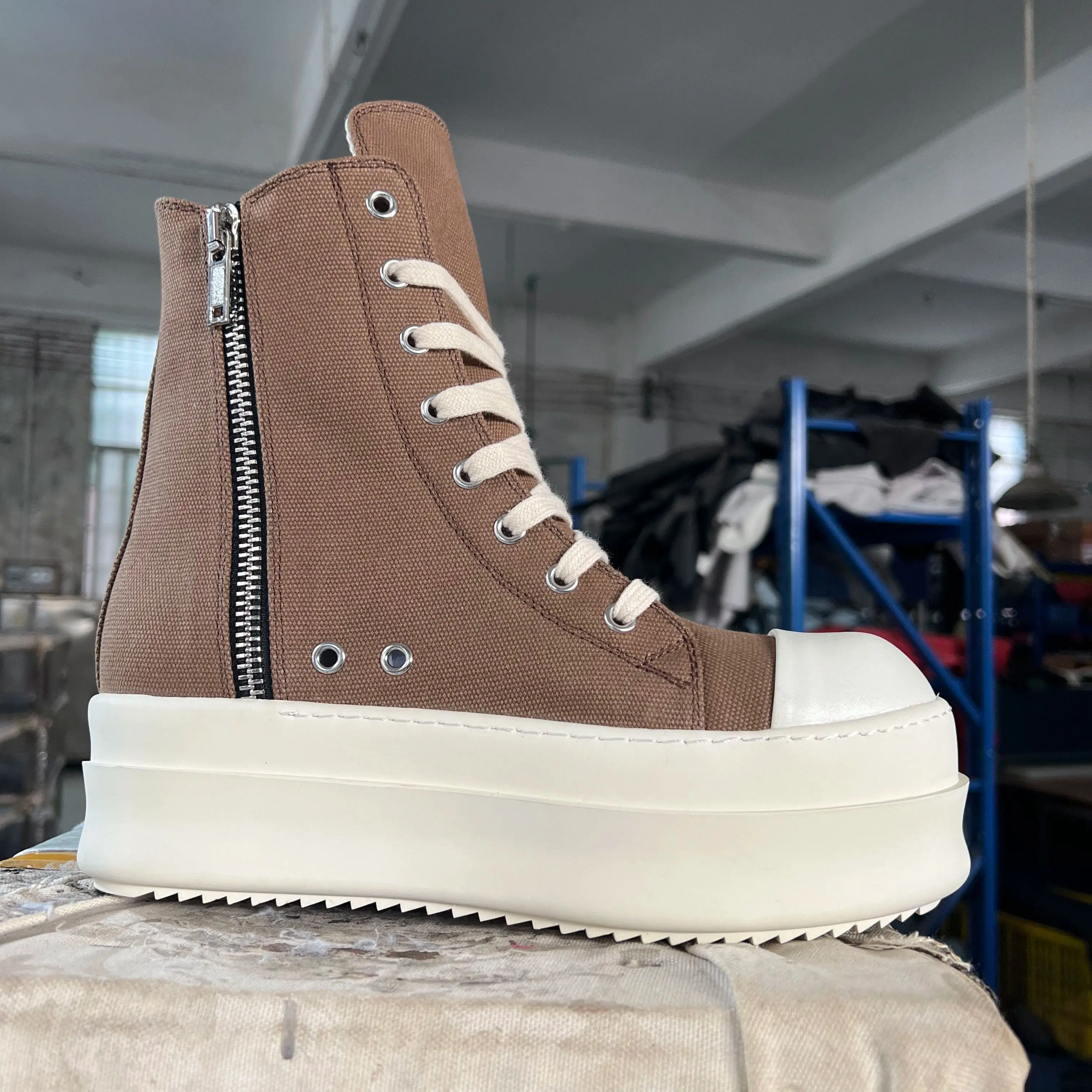 Brand Men Shoe Thick Soled Brown Canvas Woman High Top Casual Shoes and Sneakers Outdoor Zipper Lace-up Designer Platform Boot
Brand Men Shoe Thick Soled Brown Canvas Woman High Top Casual Shoes and Sneakers Outdoor Zipper Lace-up Designer Platform Boot