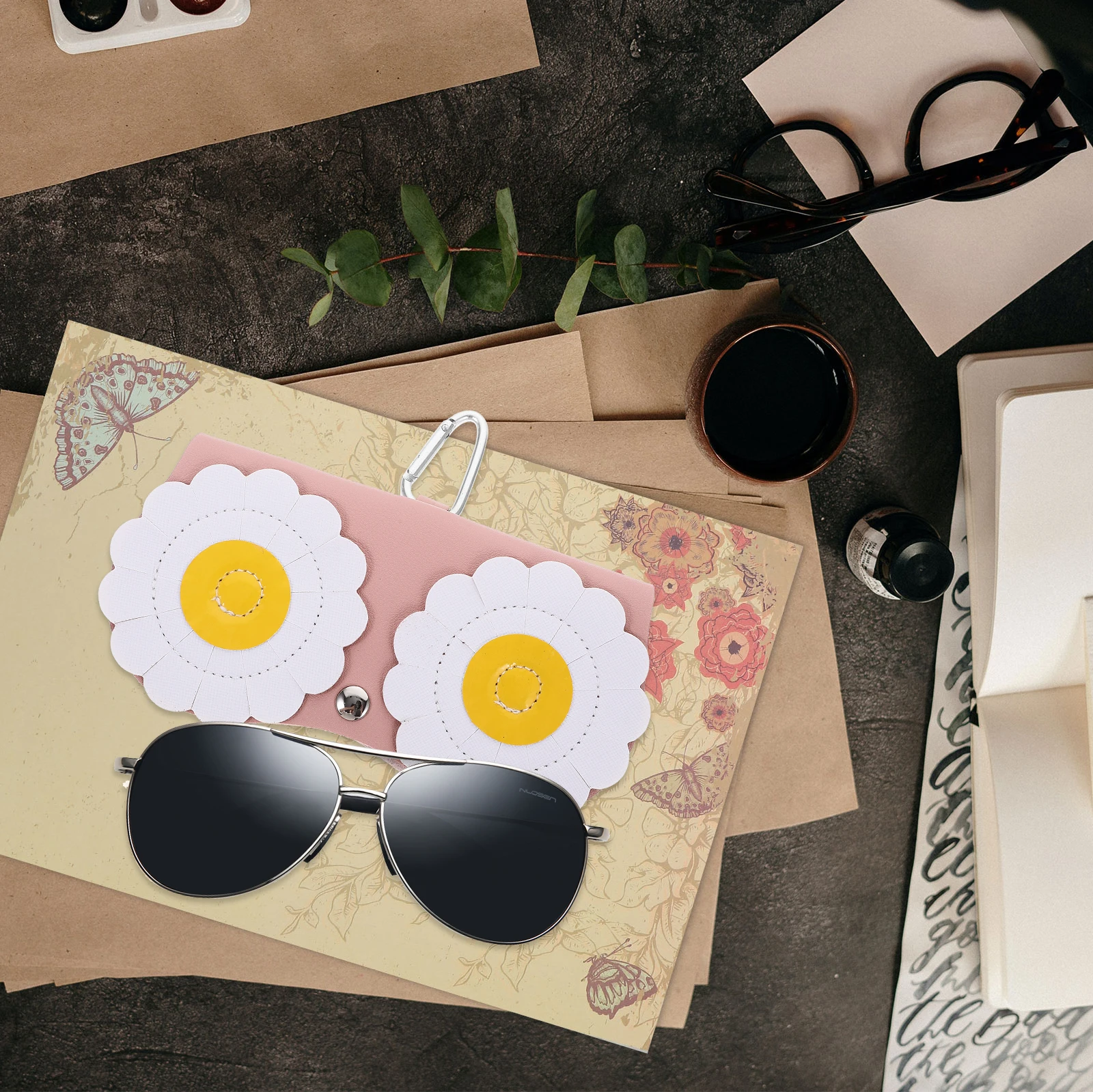 Stylish Cartoon Glasses Storage Sleeve Lightweight Eyeglass Case For Sunglasses Eyeglasses Pouch Portable Glasses Box
Stylish Cartoon Glasses Storage Sleeve Lightweight Eyeglass Case For Sunglasses Eyeglasses Pouch Portable Glasses Box