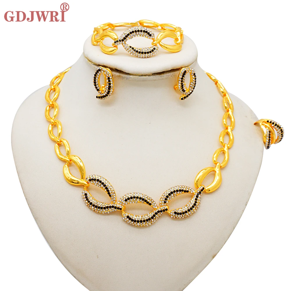 2025 New Loop Interlocking Novel Design Necklace Bracelet Earrings Women's Jewelry Set of Four Ethiopia Dubai Jewelry Wedding
2025 New Loop Interlocking Novel Design Necklace Bracelet Earrings Women's Jewelry Set of Four Ethiopia Dubai Jewelry Wedding