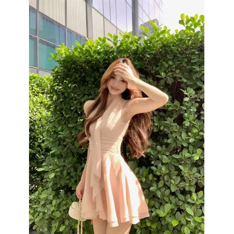Gagarich 2025 French Pink Ribbon Sleeveless Vest Dress Women Summer Temperament Slim Waist Cinching A-line Short Vestidos
Gagarich 2025 French Pink Ribbon Sleeveless Vest Dress Women Summer Temperament Slim Waist Cinching A-line Short Vestidos