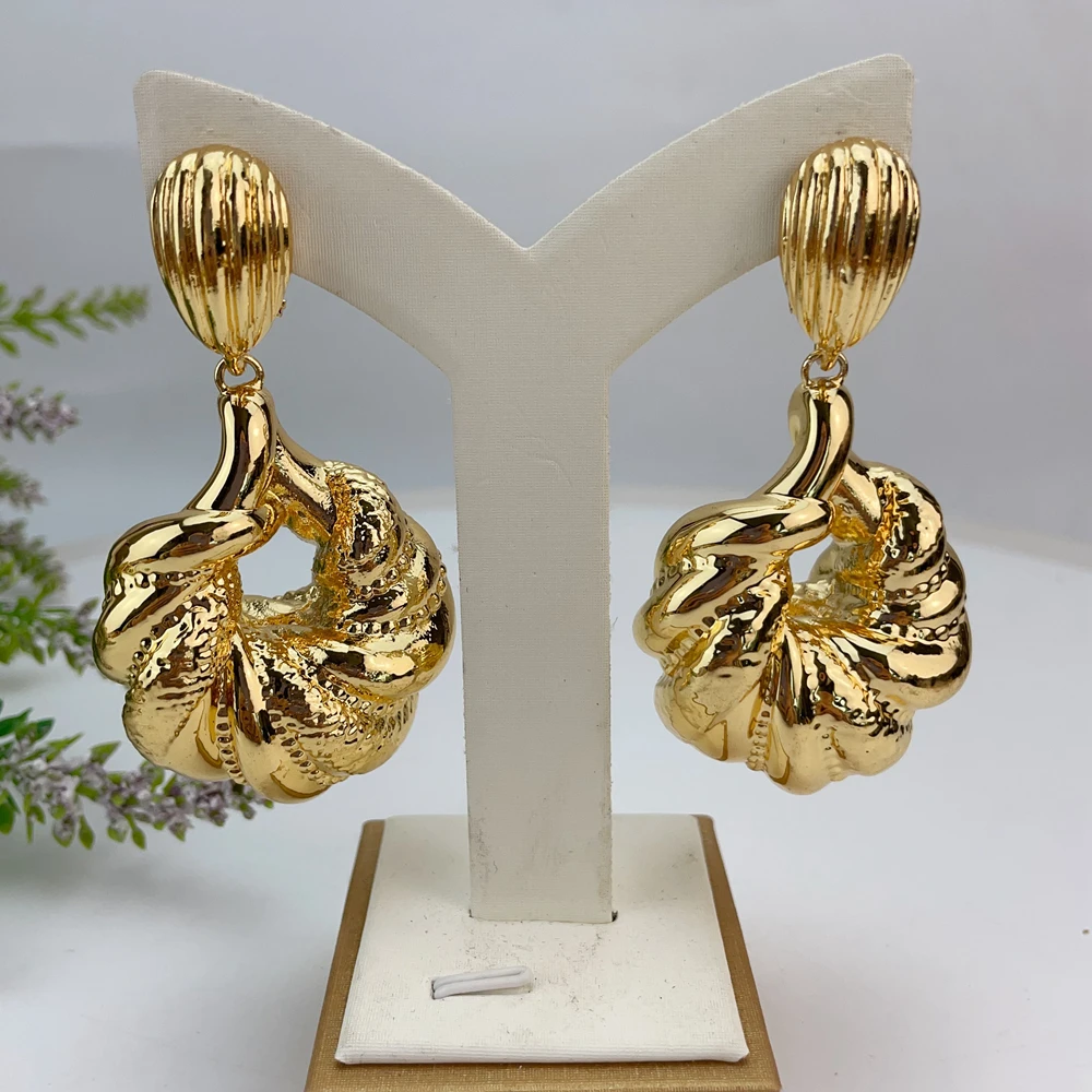 Yuminglai High Quality Earrings Women Daily Wear Earrings Gold Plate Jewelry 18K Italian Gold Plated Big Earrings FHK20685
Yuminglai High Quality Earrings Women Daily Wear Earrings Gold Plate Jewelry 18K Italian Gold Plated Big Earrings FHK20685