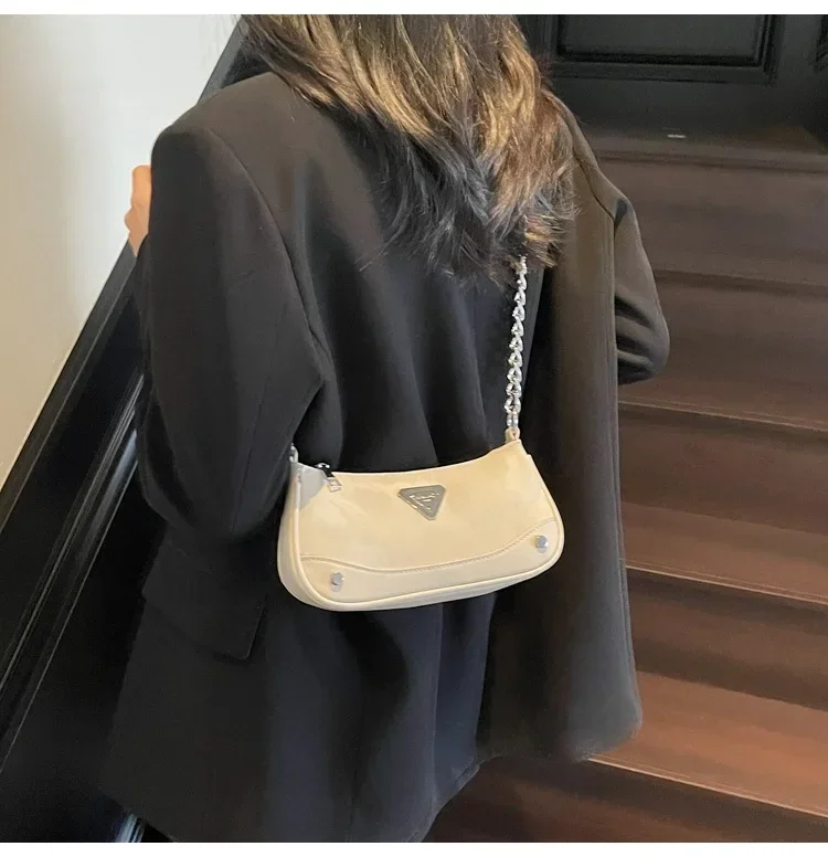 2025 New French Niche Fashion Chain Bag - Trendy Suede, Shoulder/Crossbody Small Bag
2025 New French Niche Fashion Chain Bag - Trendy Suede, Shoulder/Crossbody Small Bag